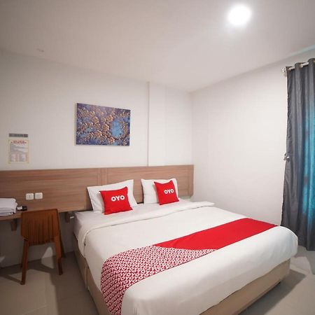 ميدان Oyo 90830 Multatuli Guest House المظهر الخارجي الصورة