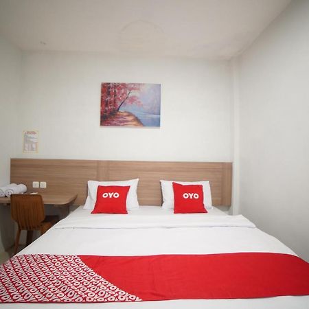 ميدان Oyo 90830 Multatuli Guest House المظهر الخارجي الصورة
