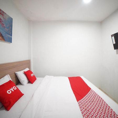 ميدان Oyo 90830 Multatuli Guest House المظهر الخارجي الصورة