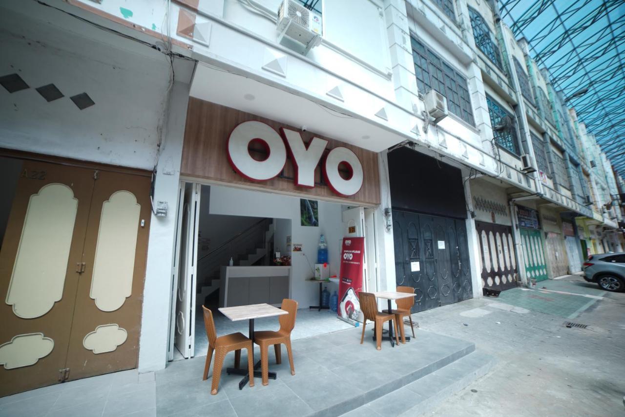 ميدان Oyo 90830 Multatuli Guest House المظهر الخارجي الصورة