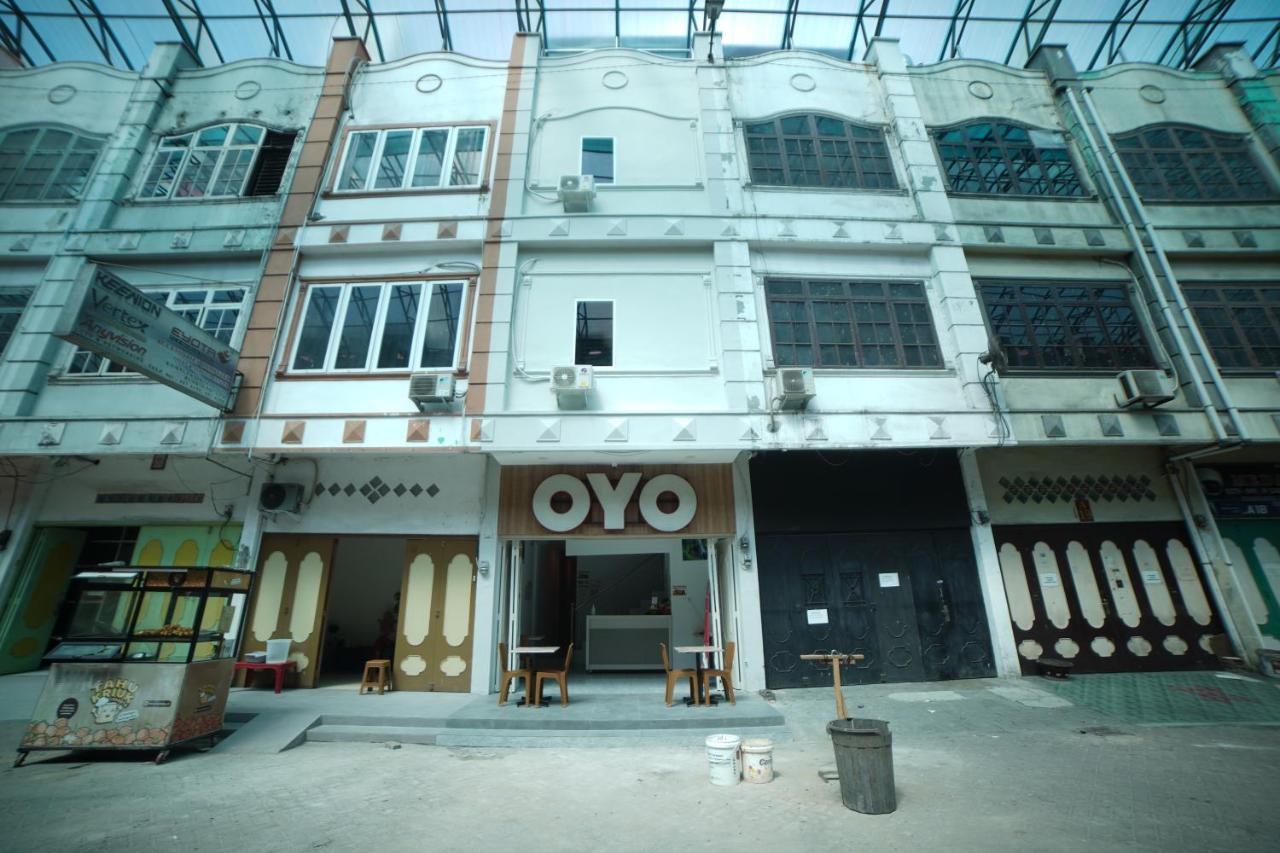 ميدان Oyo 90830 Multatuli Guest House المظهر الخارجي الصورة