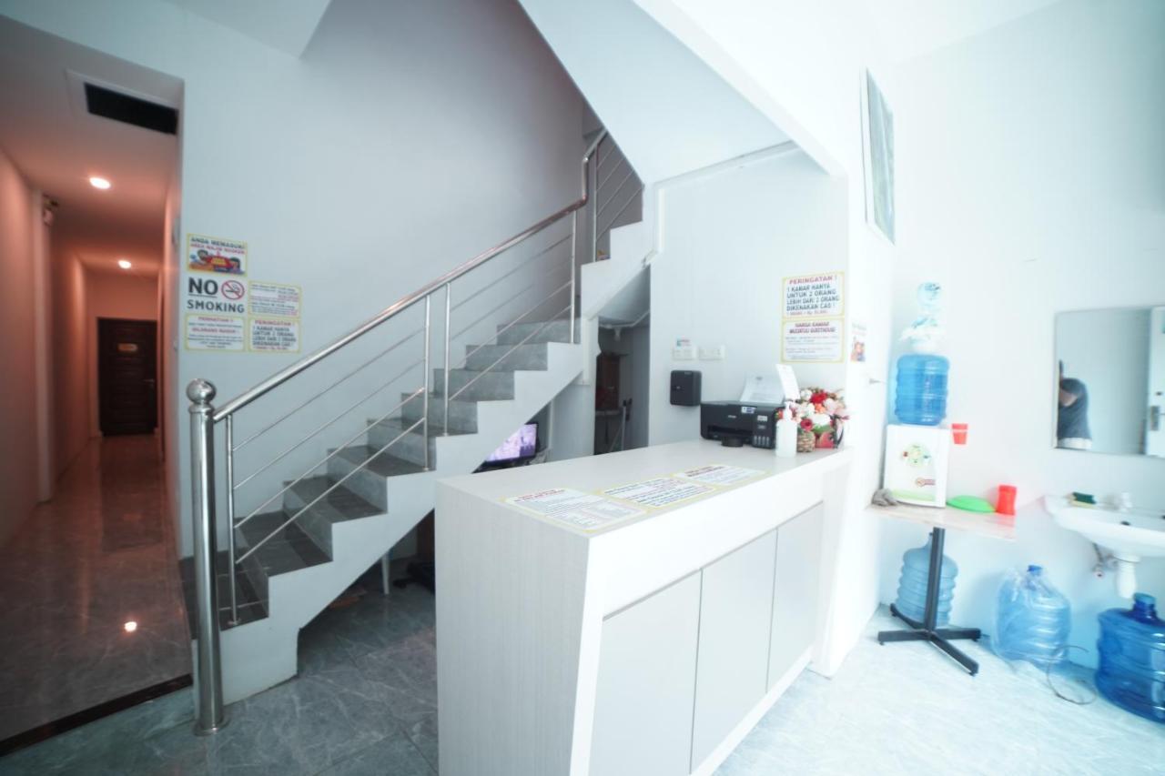 ميدان Oyo 90830 Multatuli Guest House المظهر الخارجي الصورة