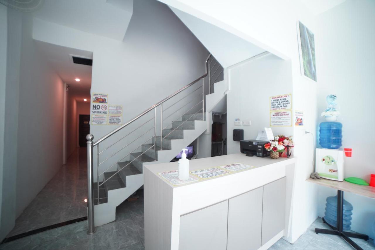 ميدان Oyo 90830 Multatuli Guest House المظهر الخارجي الصورة