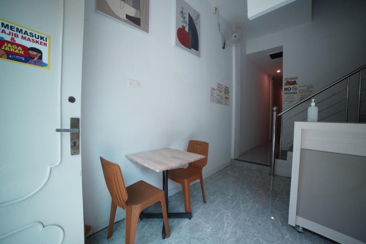 ميدان Oyo 90830 Multatuli Guest House المظهر الخارجي الصورة